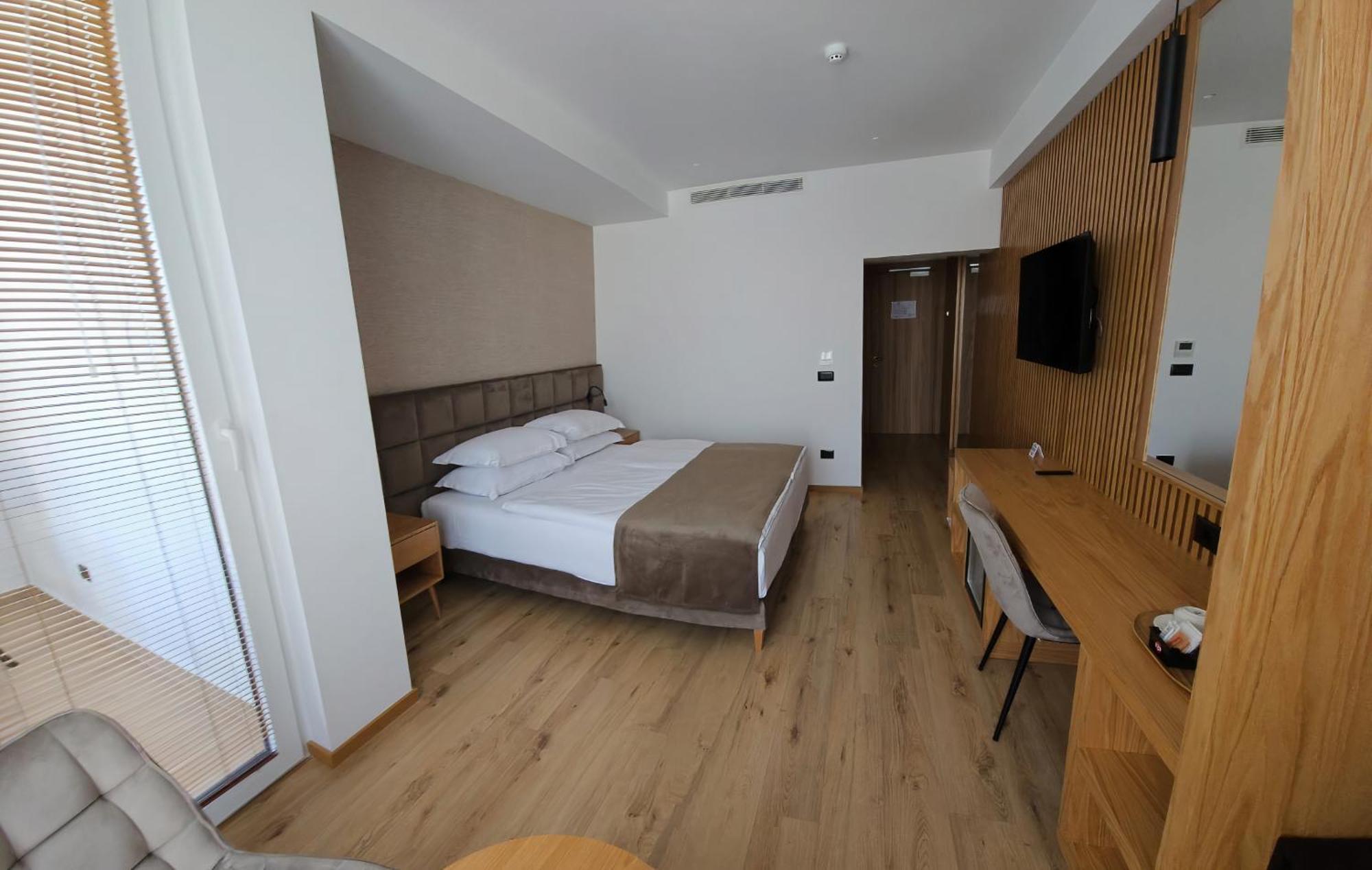 Sibb Hotel Tirana Exterior foto